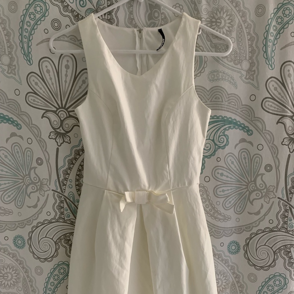 White sleeveless LuLus dress